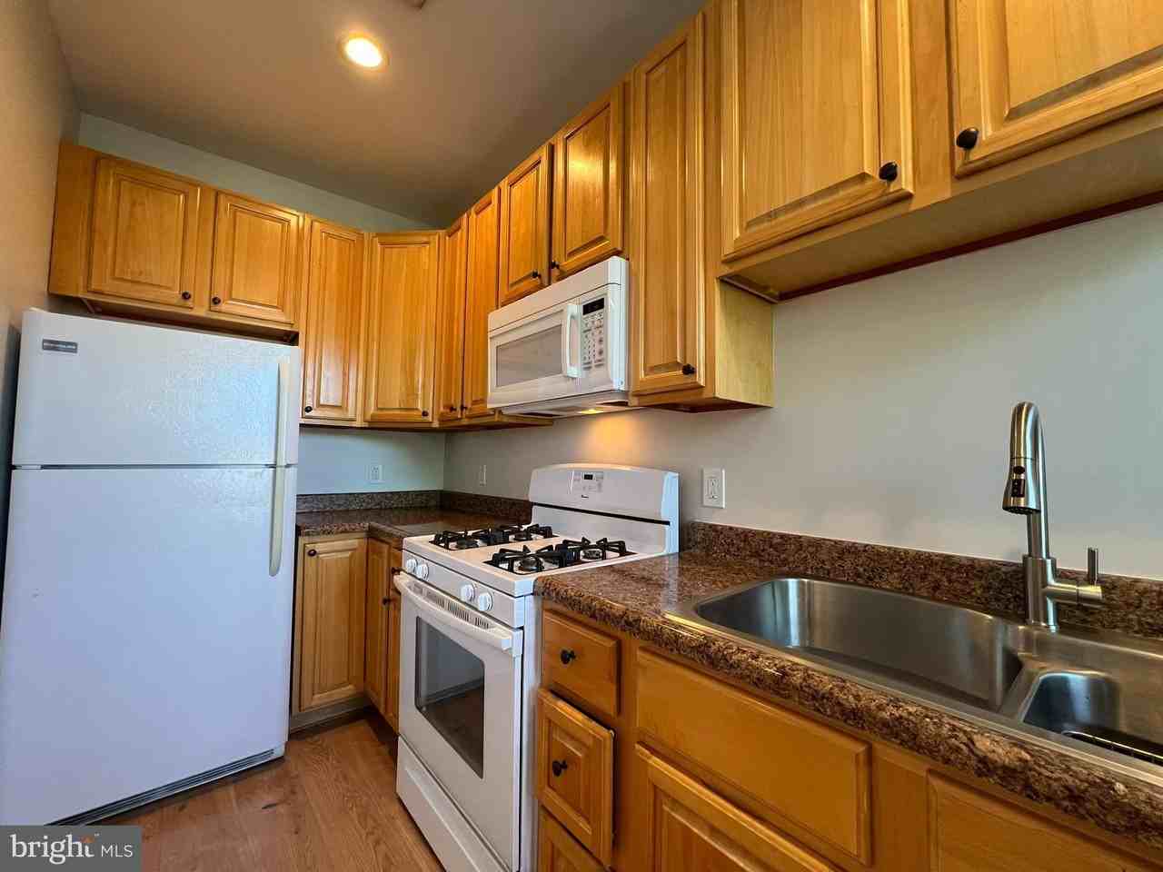 255 Mercer St #3 - Photo 7 of 19