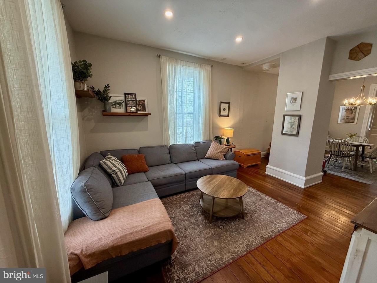 221 W Court St - Photo 7 of 23