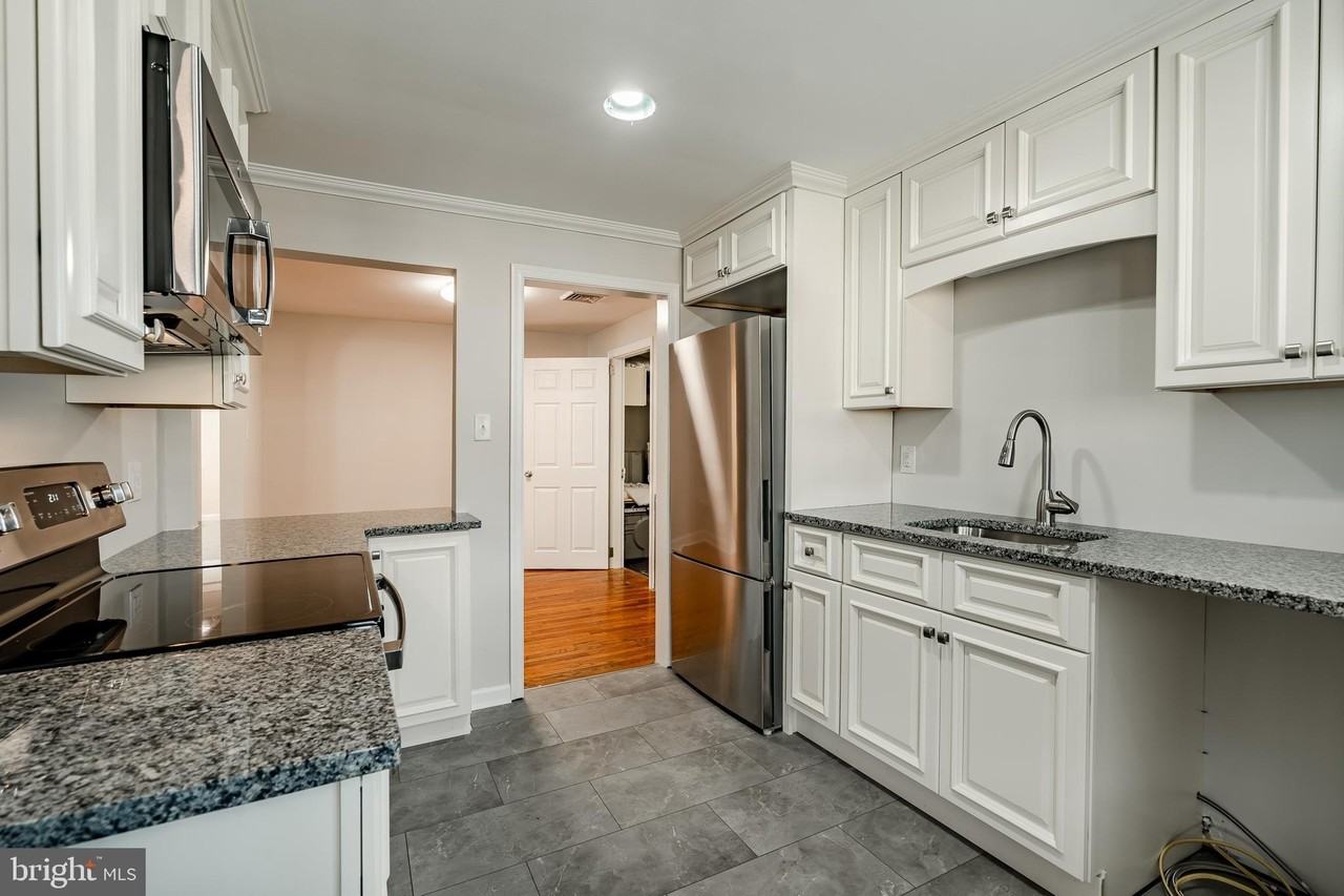 222 3rd Ave - Photo 6 of 31