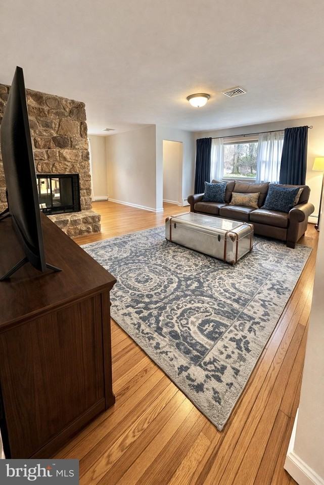 255 Kimbel Dr - Photo 3 of 16