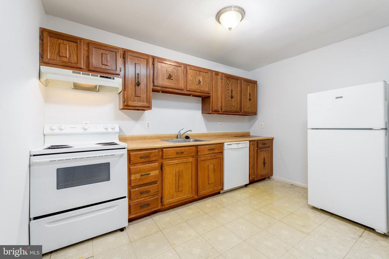 2120 Bellemead Ave - Photo 3 of 9