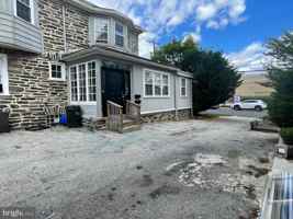 featured image of 16 Windsor Ave