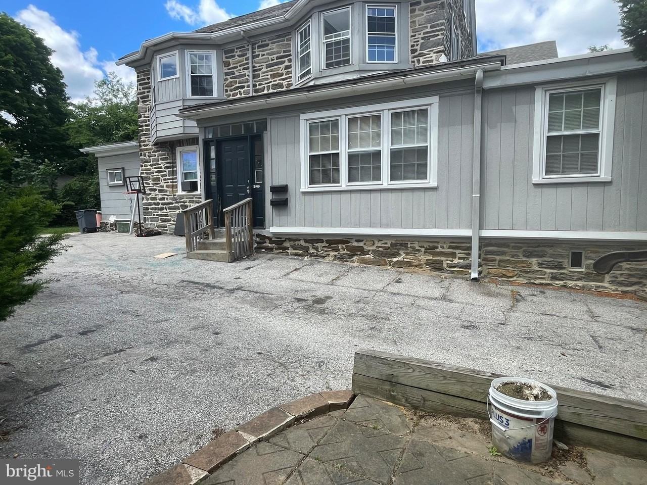 16 Windsor Ave - Photo 2 of 27