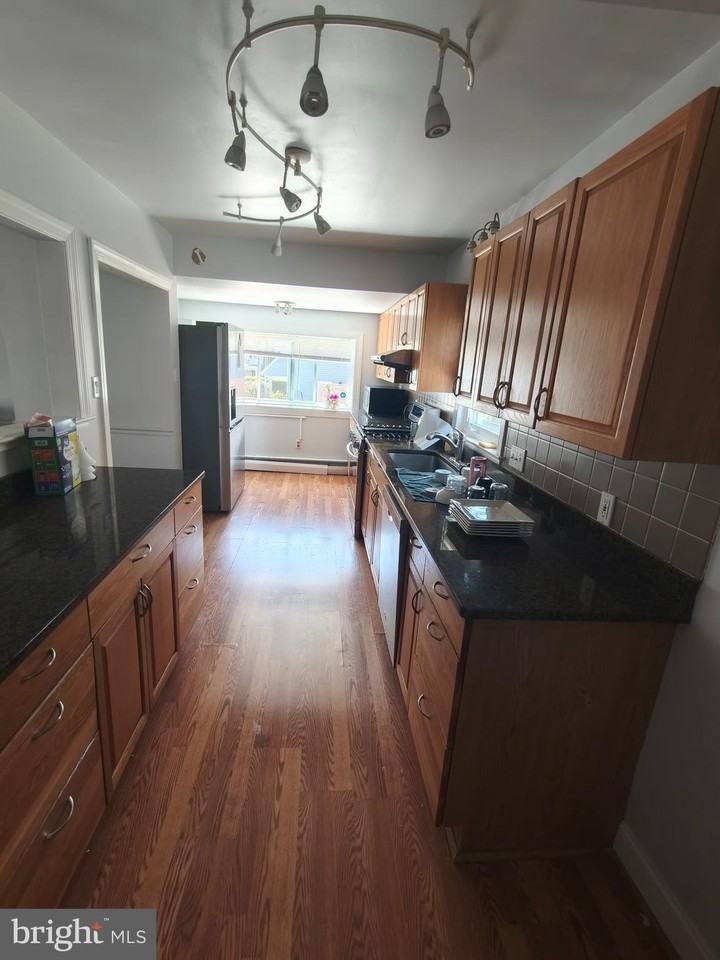 222 Rock Glen Rd - Photo 6 of 25