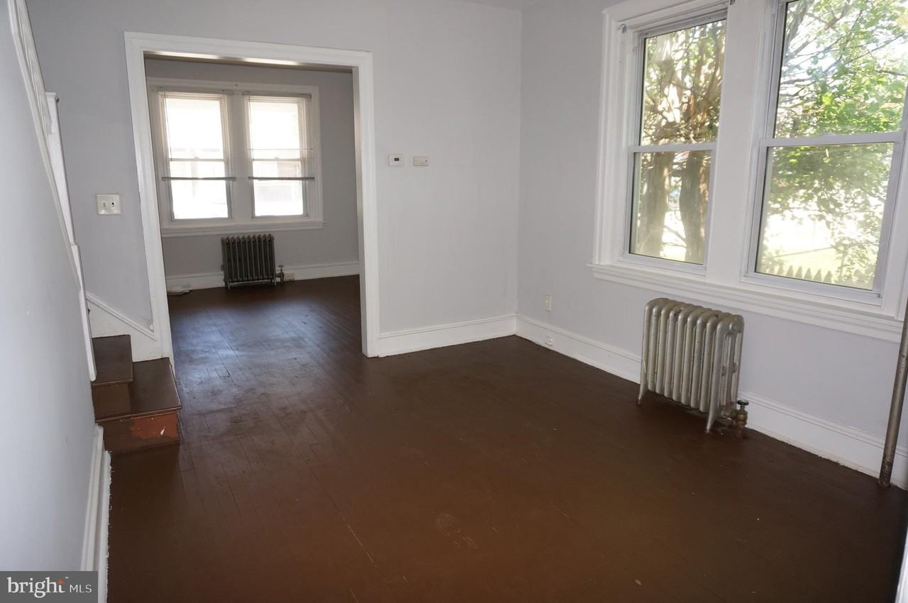 124 Knox St - Photo 2 of 17