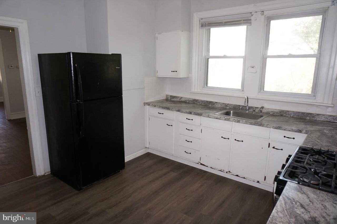 124 Knox St - Photo 7 of 17