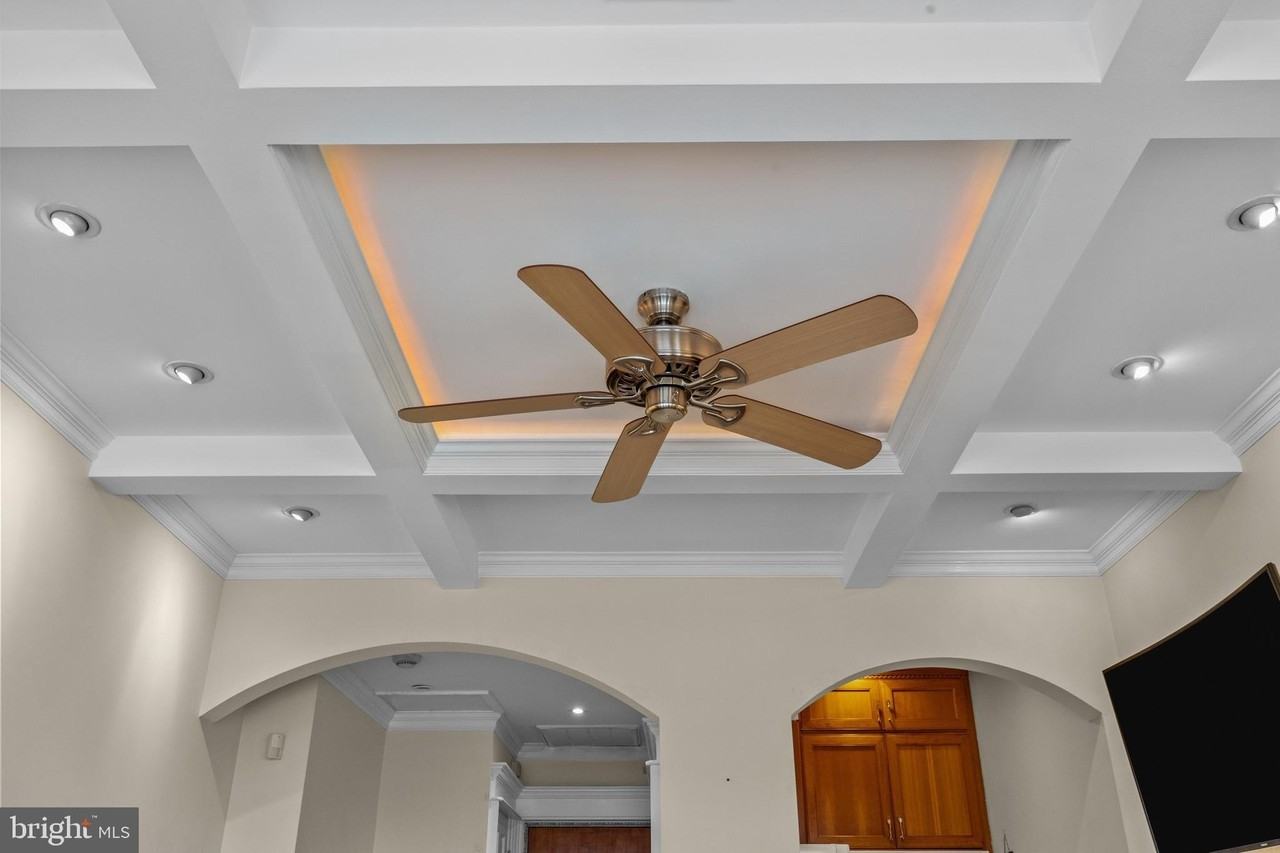 2135 Walnut St #1202 - Photo 6 of 36