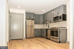 327 S 16th St #3R - Photo 1 of 1