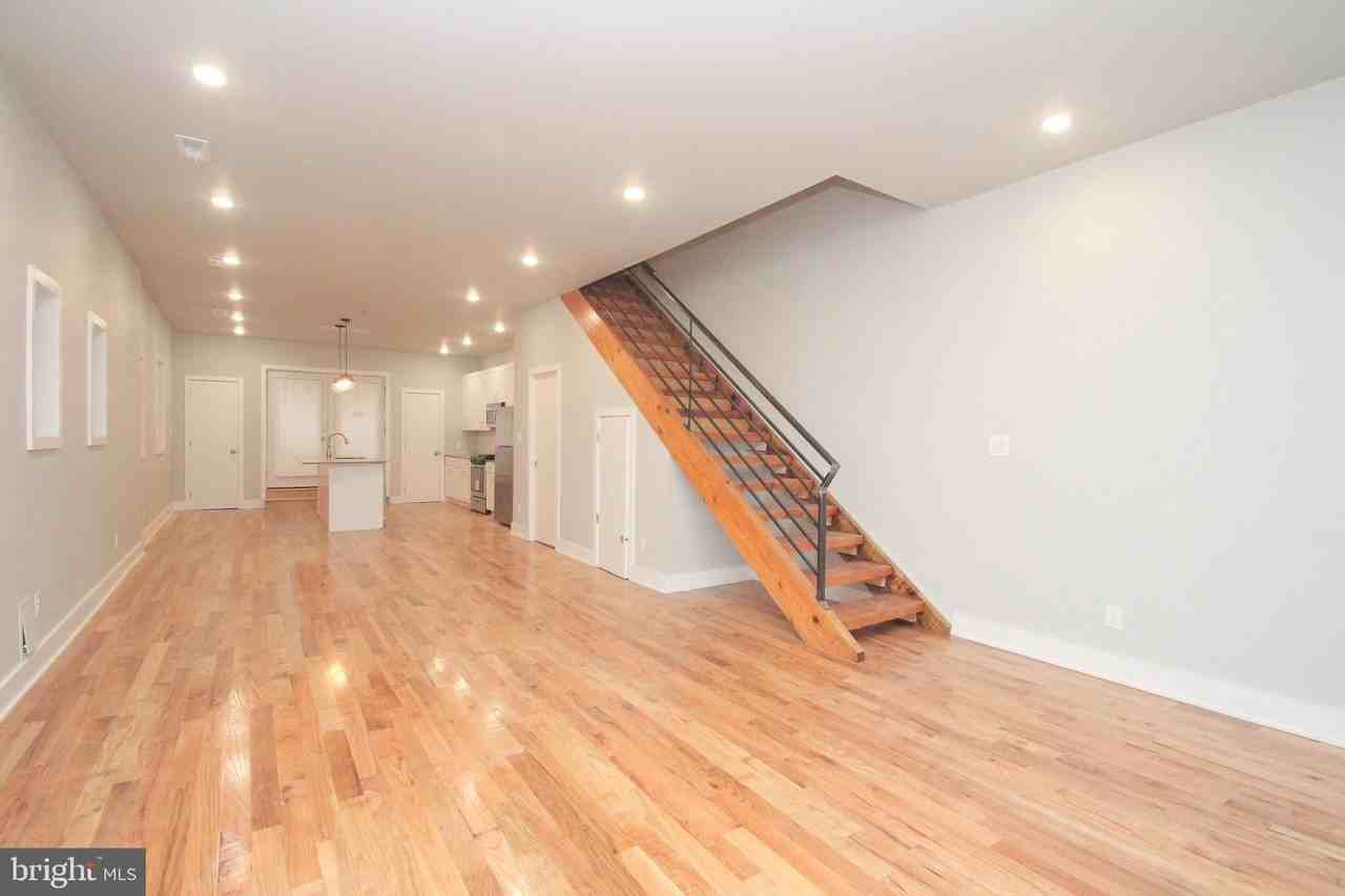 1945 Gerritt St - Photo 4 of 15