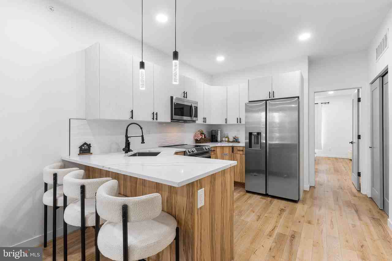 647 N 41st St #C - Photo 4 of 23