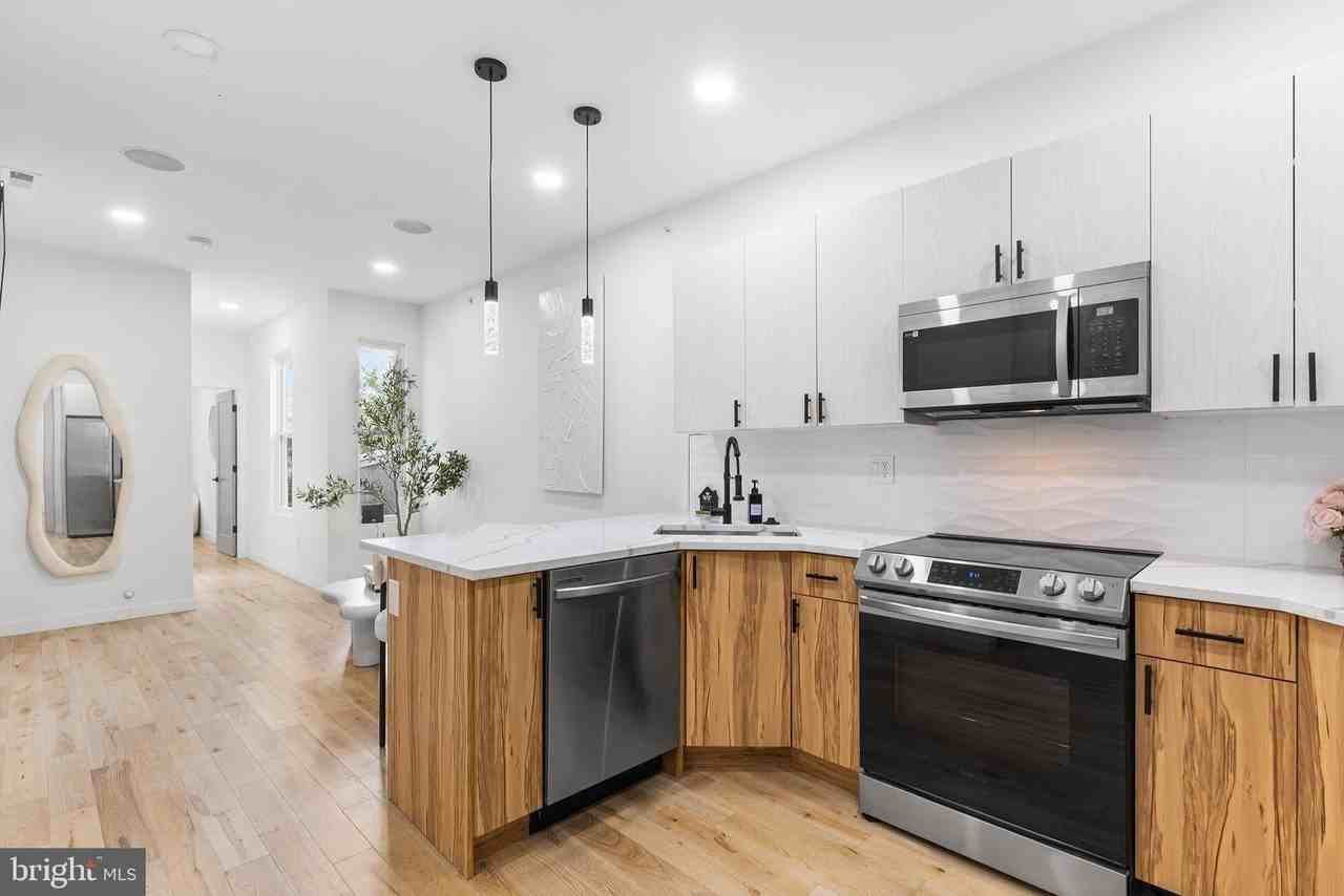 647 N 41st St #C - Photo 6 of 23