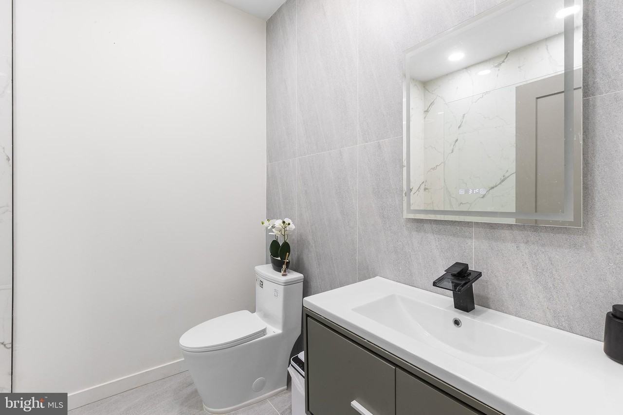 647 N 41st St #C - Photo 7 of 23