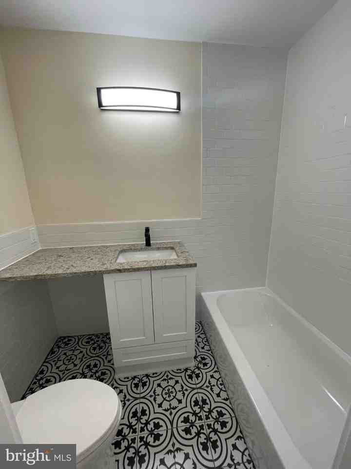 2411 Tremont St #2 - Photo 4 of 8