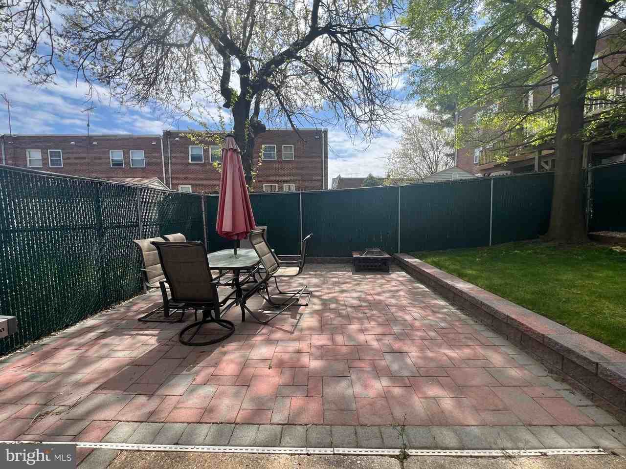 9911 Lackland Dr - Photo 4 of 19