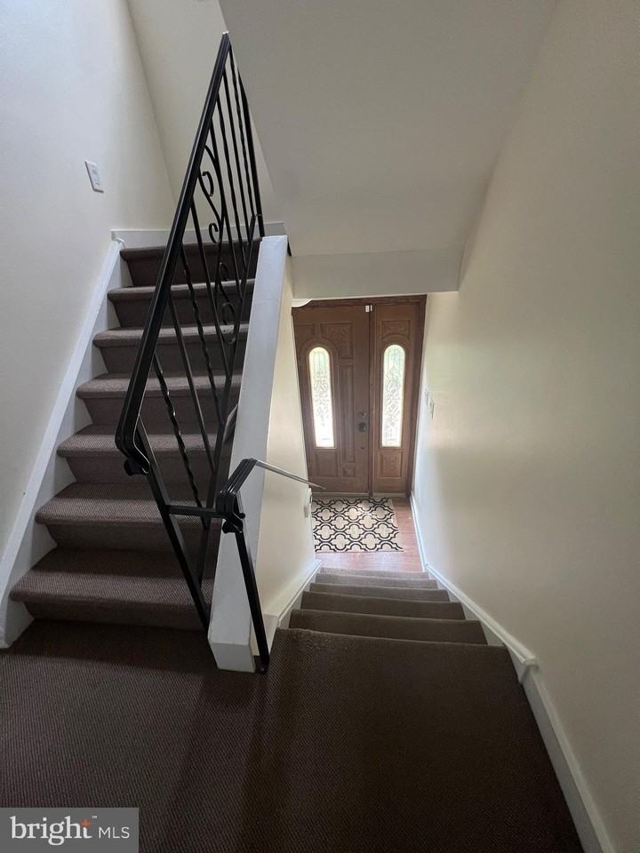 9911 Lackland Dr - Photo 5 of 19
