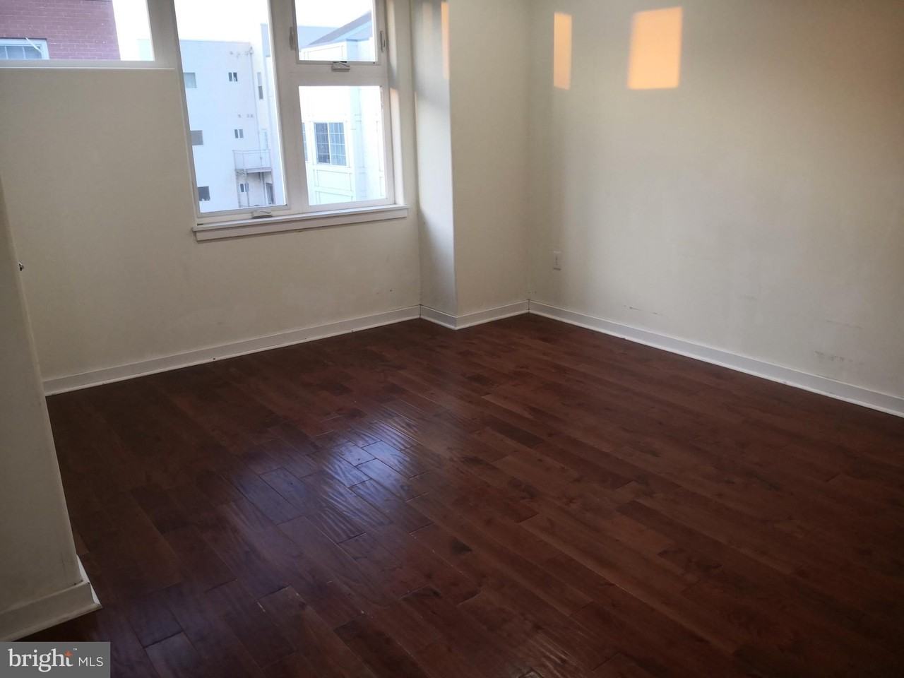 1104 Lemon St - Photo 5 of 35