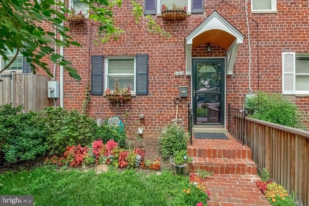 260 Burgess Ave - Photo 3 of 31