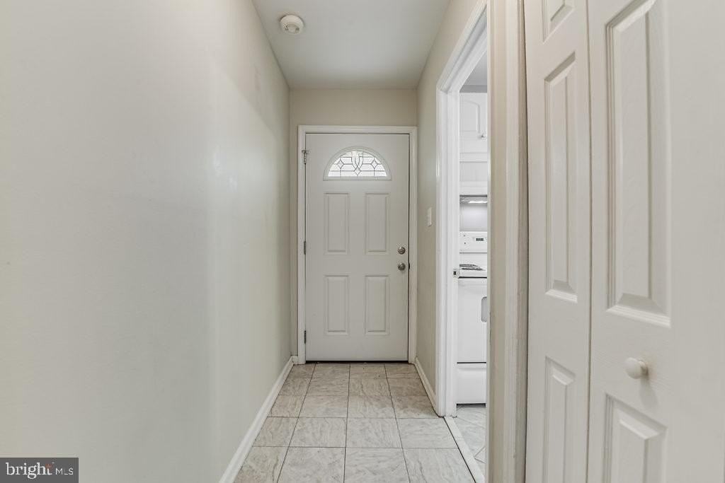 260 Burgess Ave - Photo 4 of 31