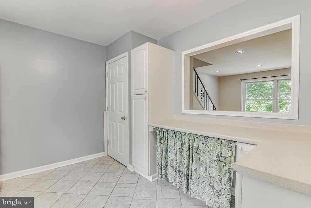 260 Burgess Ave - Photo 7 of 31