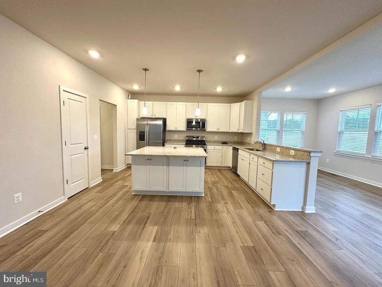 2328 Hawkshill Dr - Photo 2 of 48
