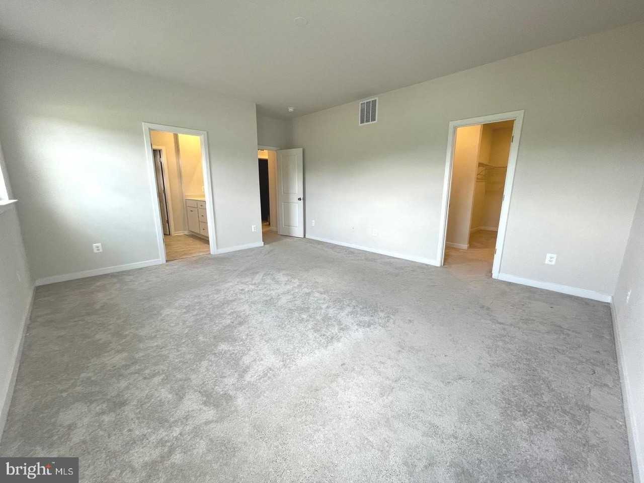 2328 Hawkshill Dr - Photo 7 of 48