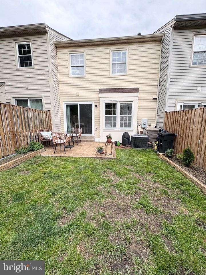 9710 Lakepointe Dr - Photo 6 of 50