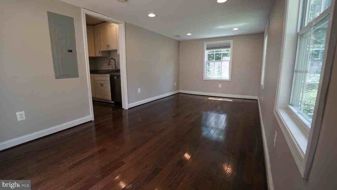 2006 Griffith Rd - Photo 7 of 16
