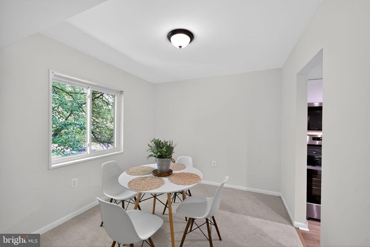 1533 Northgate Sq #11B - Photo 5 of 20