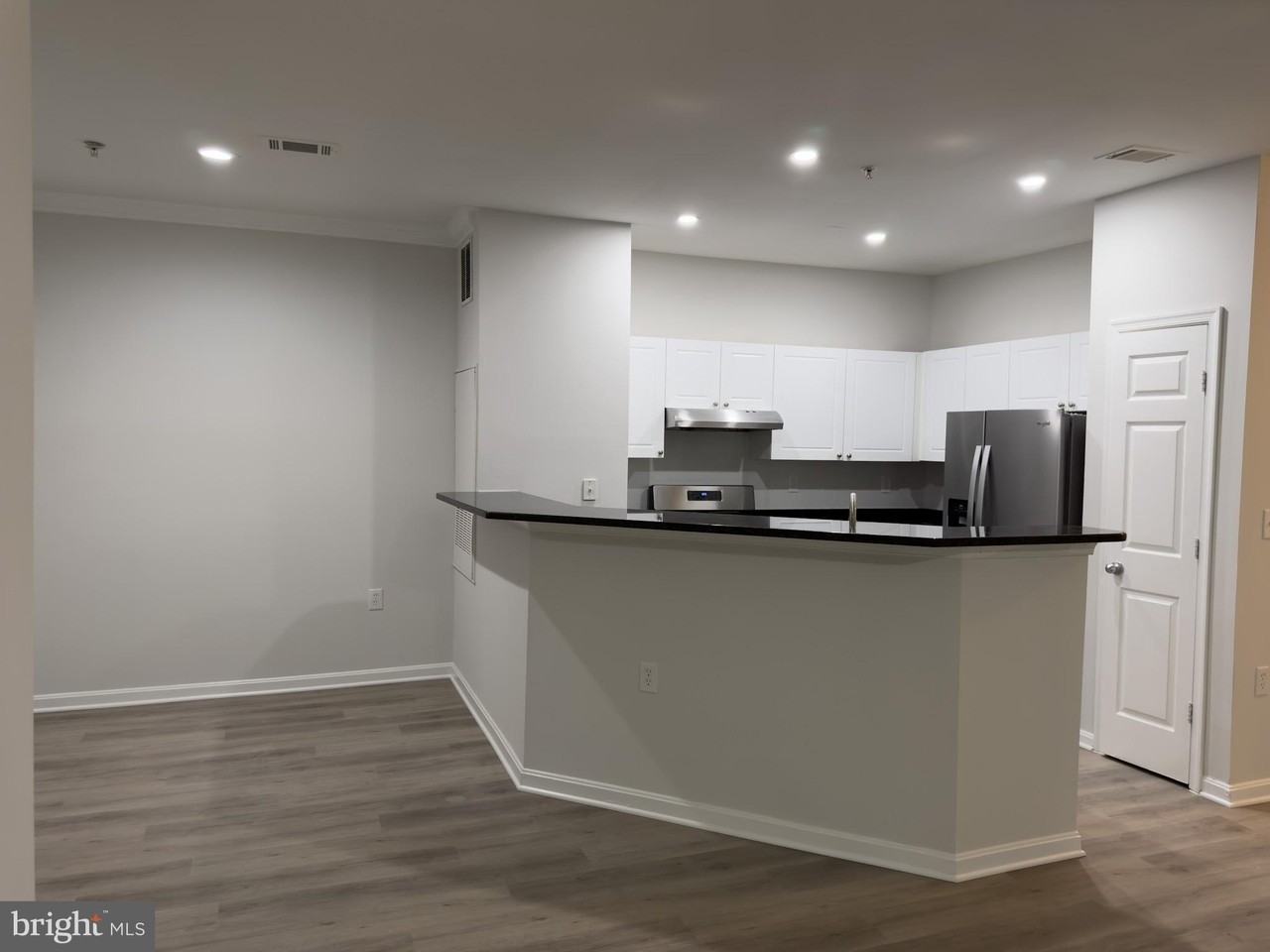 11345 Aristotle Dr #6-113 - Photo 5 of 15