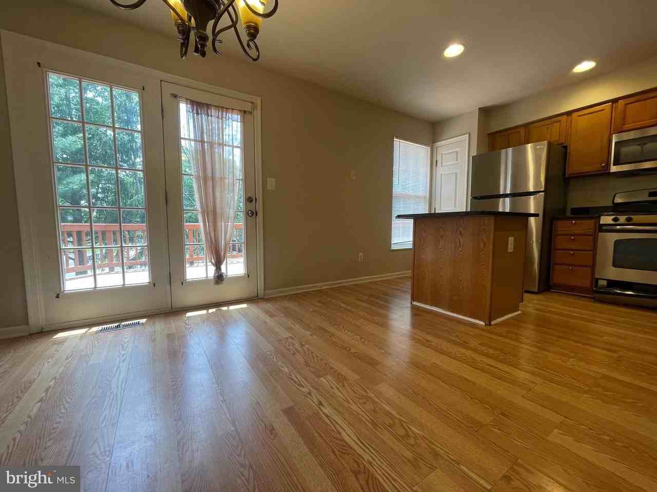 8625 Walcott Ct - Photo 5 of 17