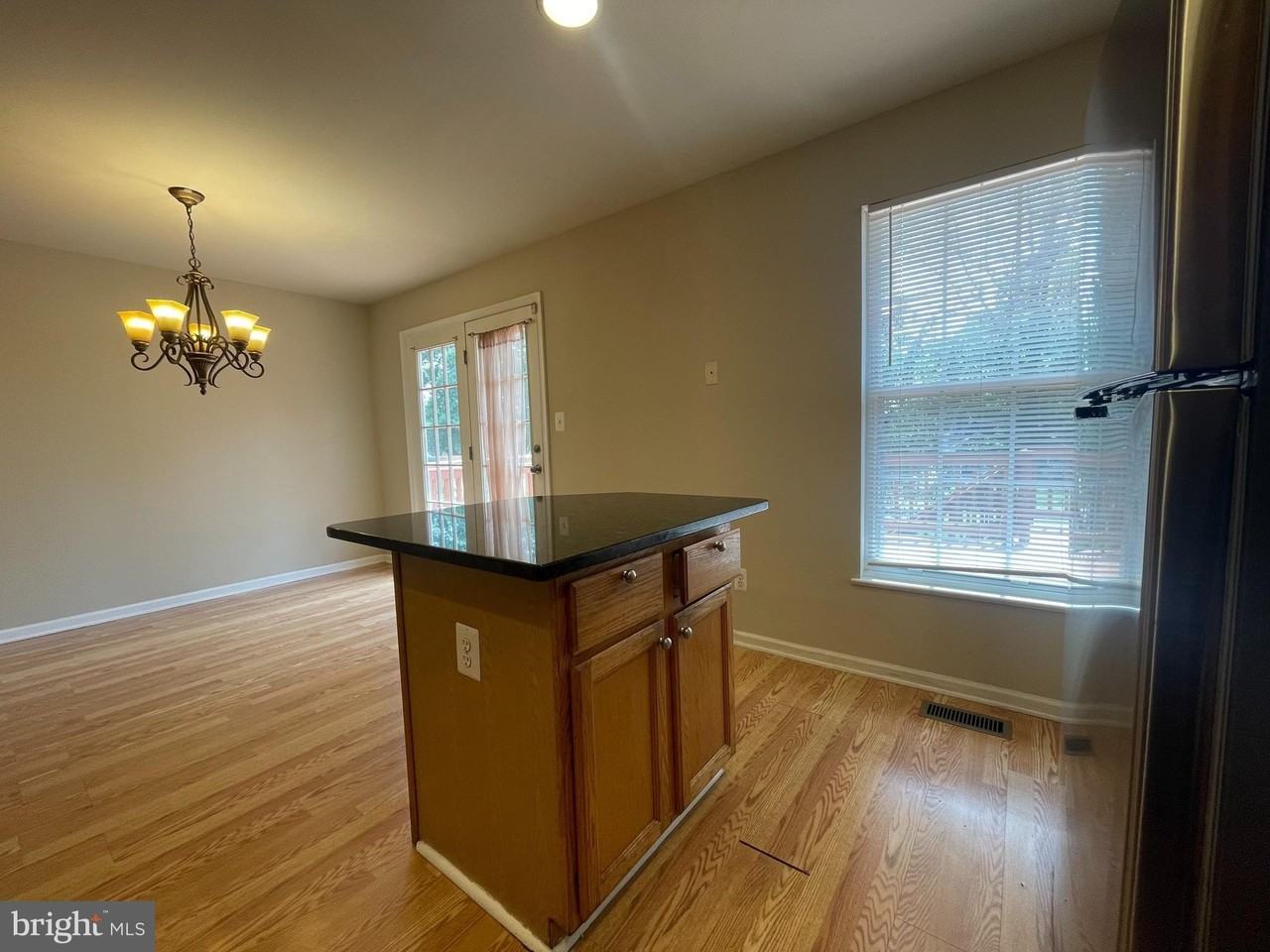 8625 Walcott Ct - Photo 6 of 17