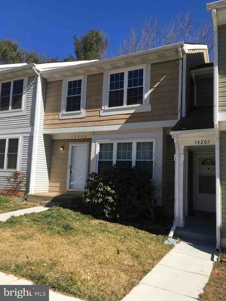 15205 Streamside Ct - Photo 4 of 50