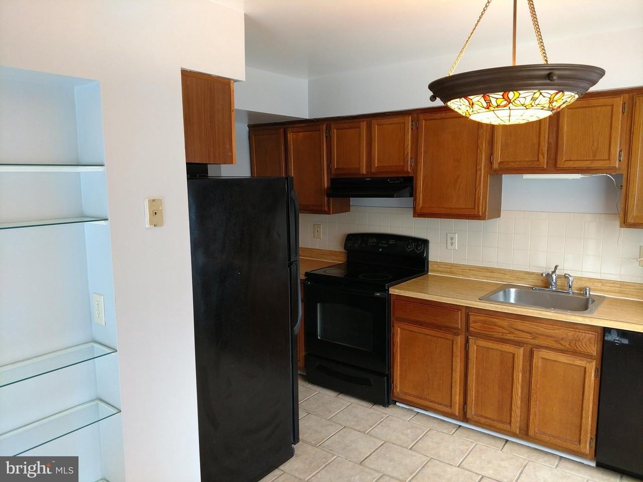15205 Streamside Ct - Photo 6 of 50