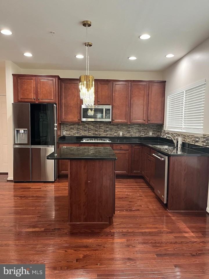 3461 Eagle Ridge Dr - Photo 2 of 12