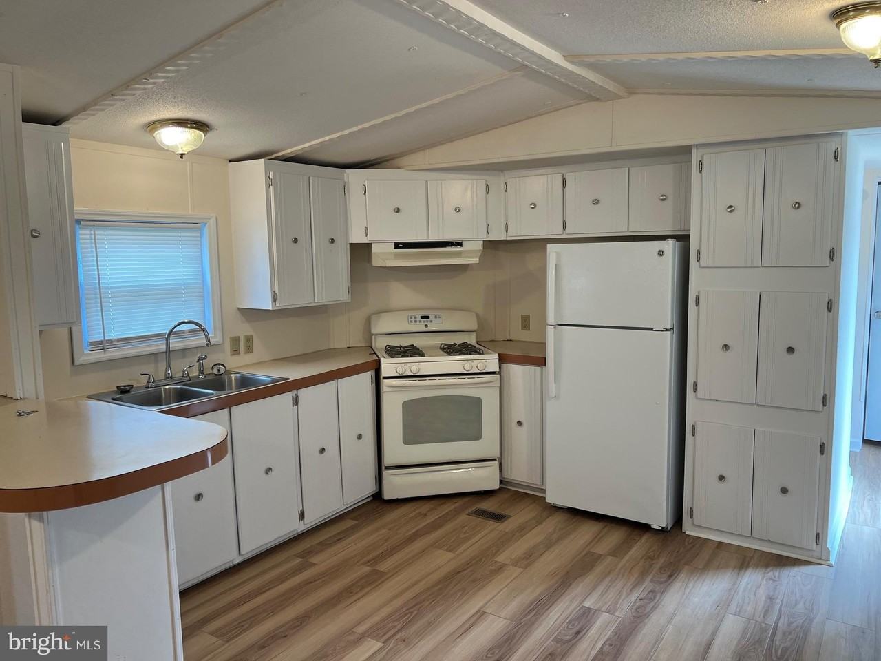 122 Dugan Ct - Photo 3 of 12