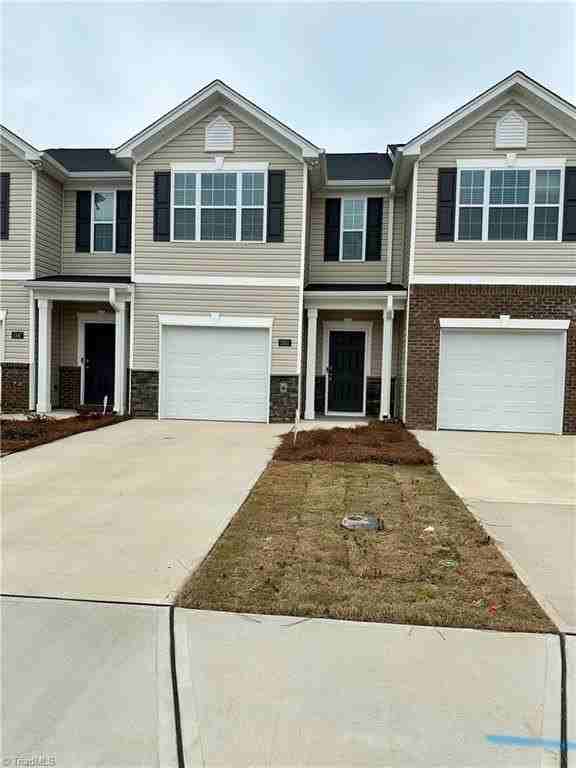 1351 Amberview Ln - Photo 2 of 47