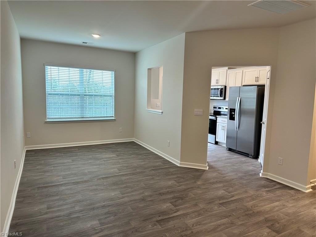 1351 Amberview Ln - Photo 7 of 47