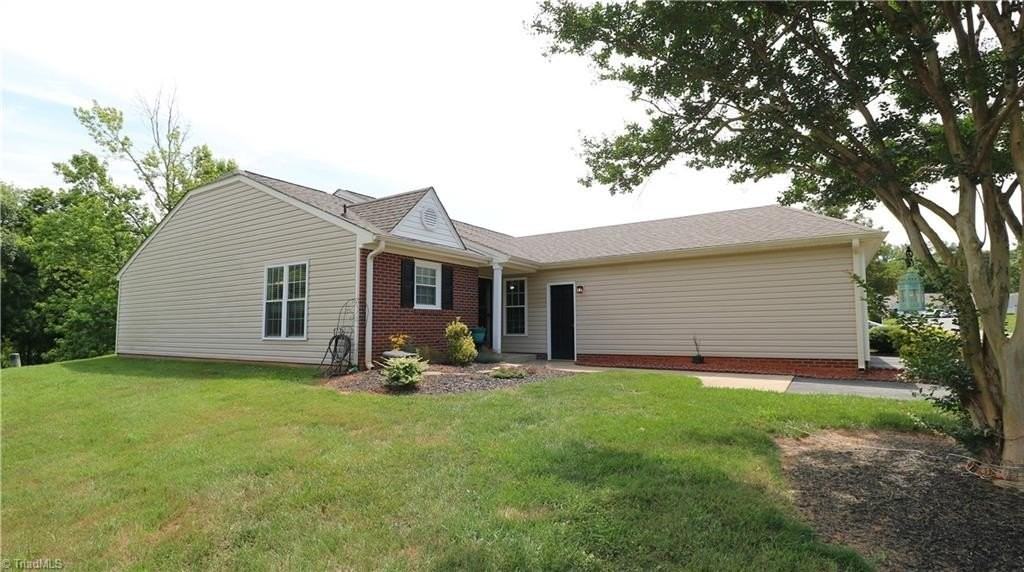 214 Troonsway Rd - Photo 2 of 18
