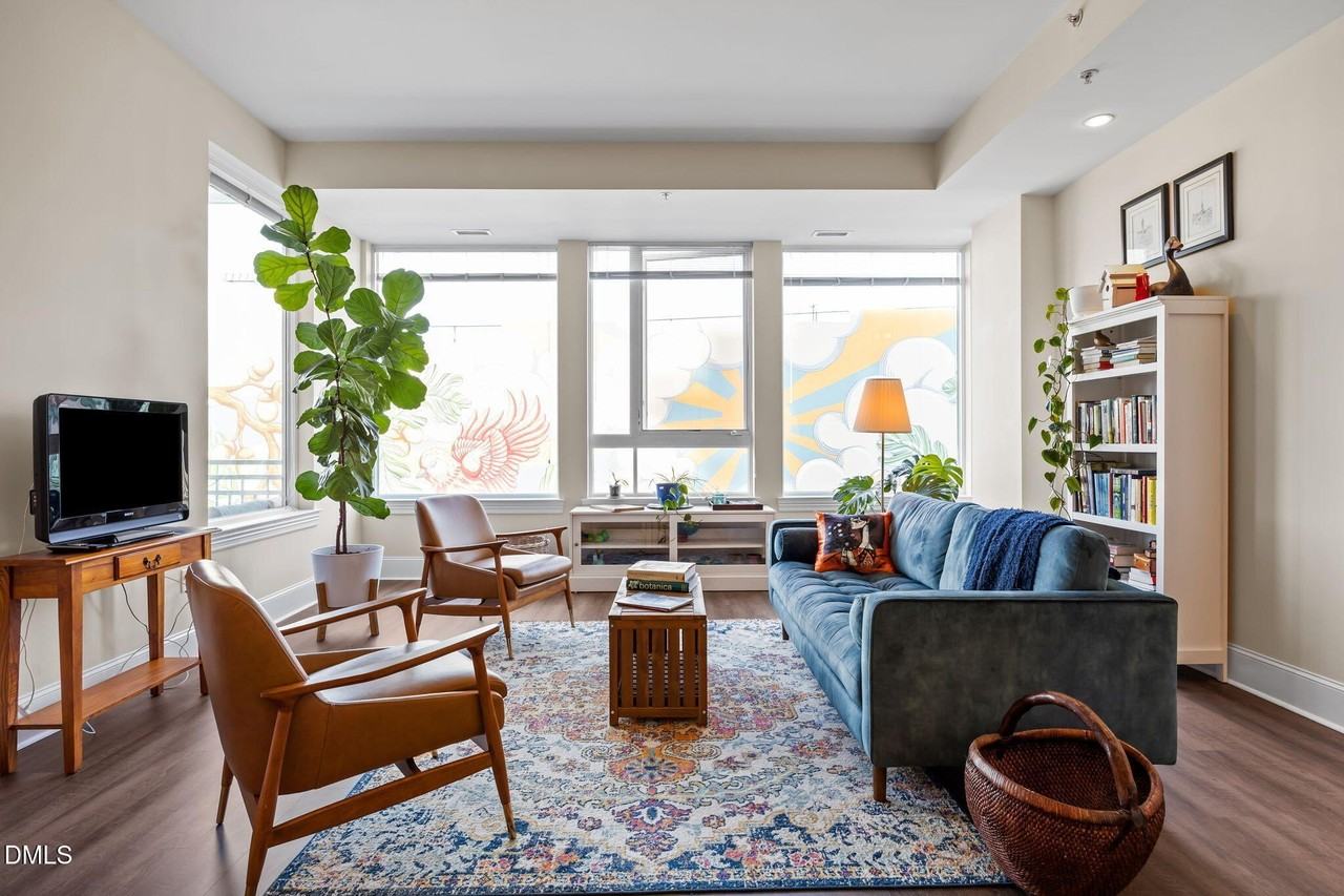 400 W North St #718A