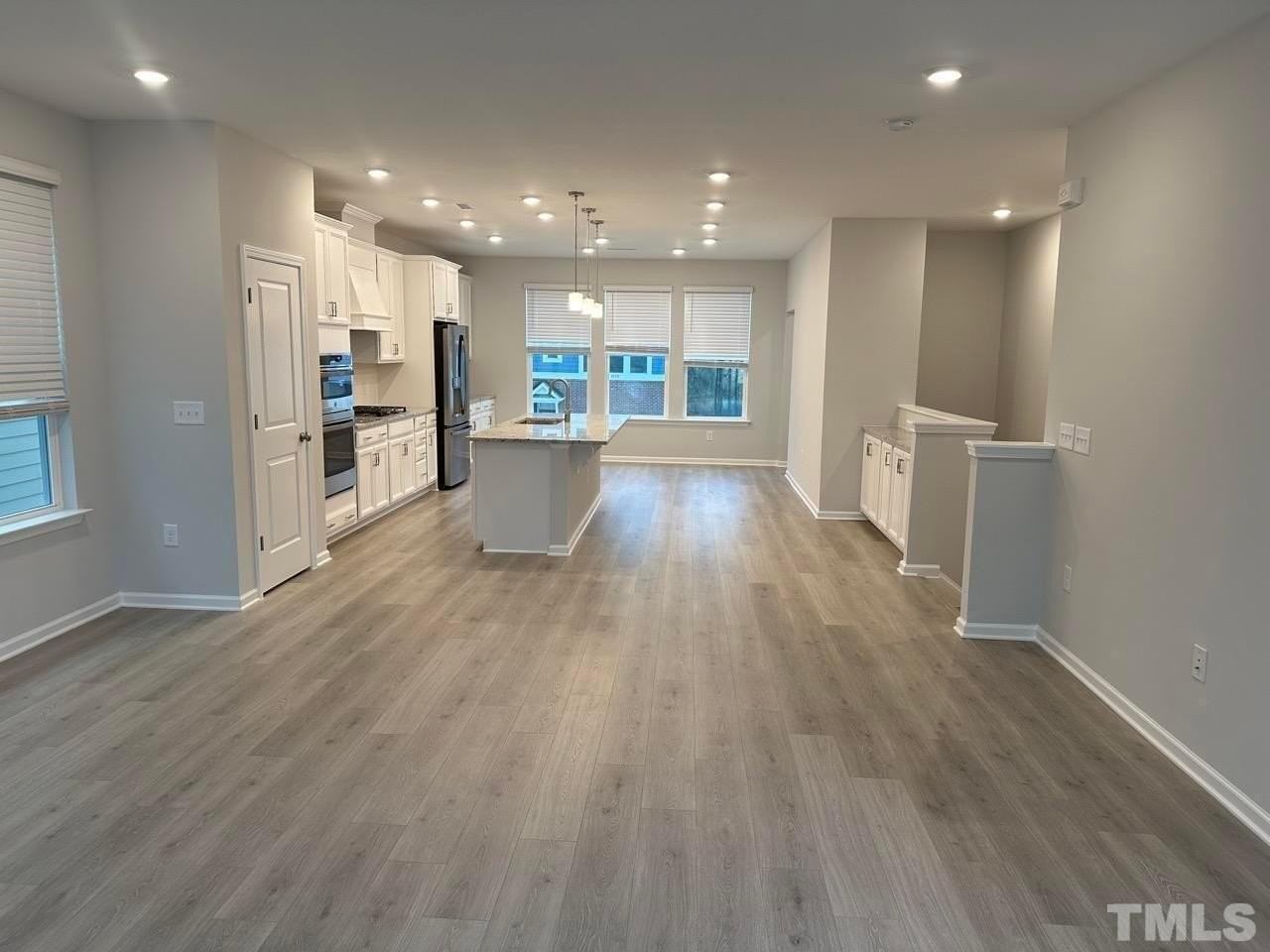 1078 Manorhaven Dr - Photo 6 of 33