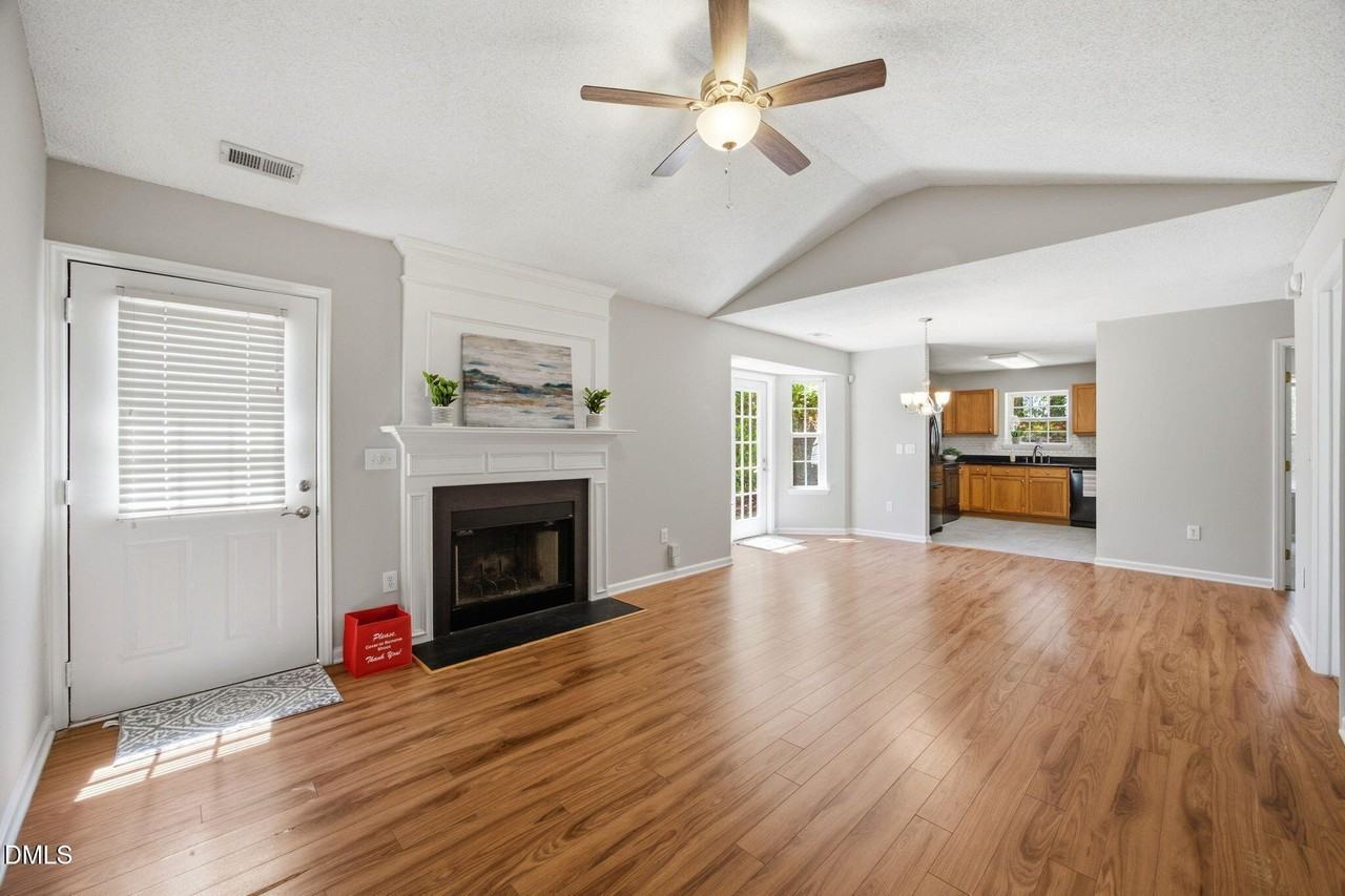 4408 Nightfall Ct - Photo 6 of 16