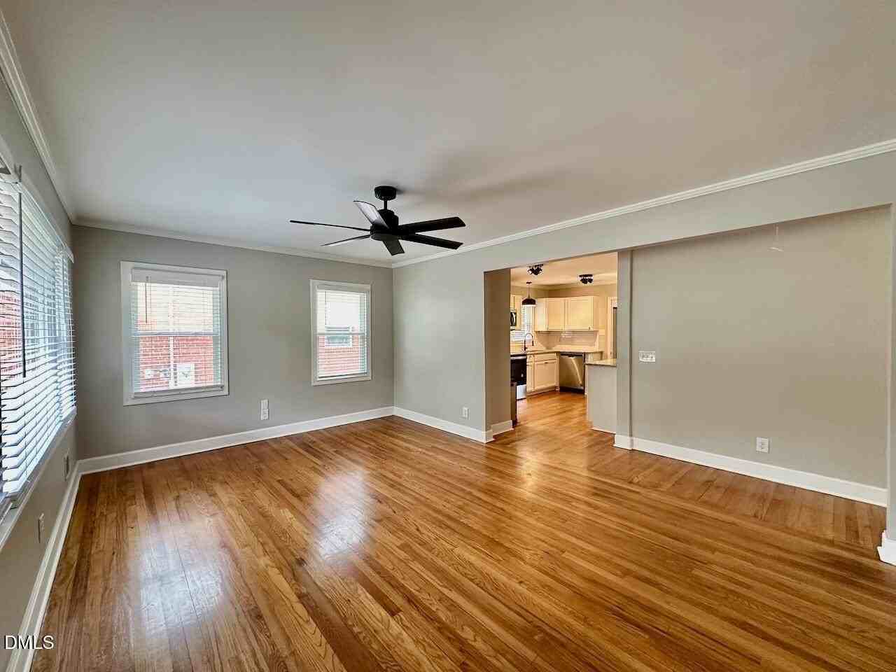 816 S State St - Photo 5 of 24