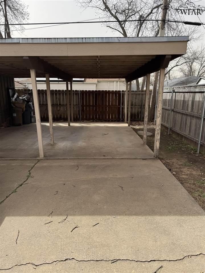 1681 Speedway Ave - Photo 2 of 14