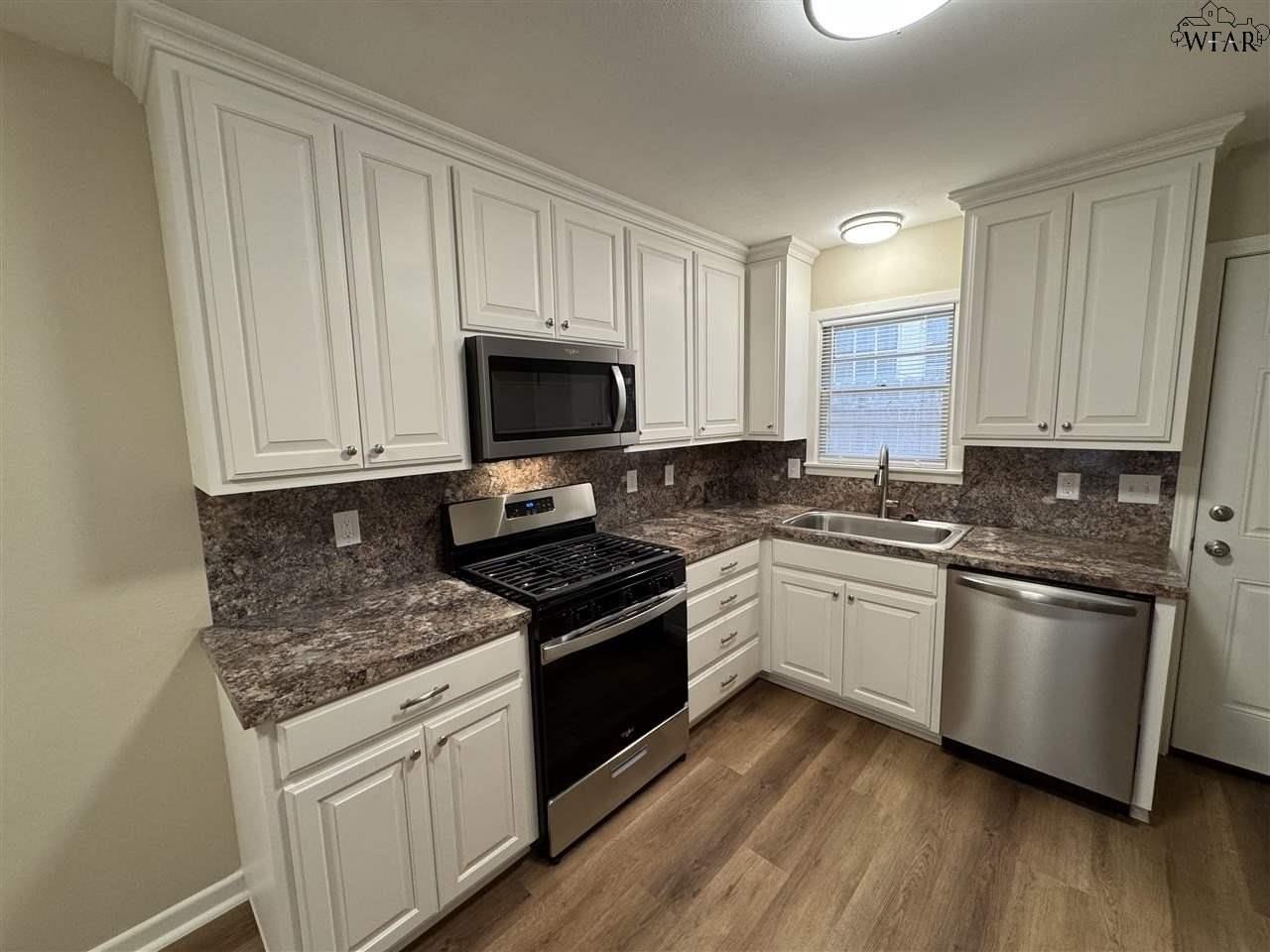 1681 Speedway Ave - Photo 6 of 14