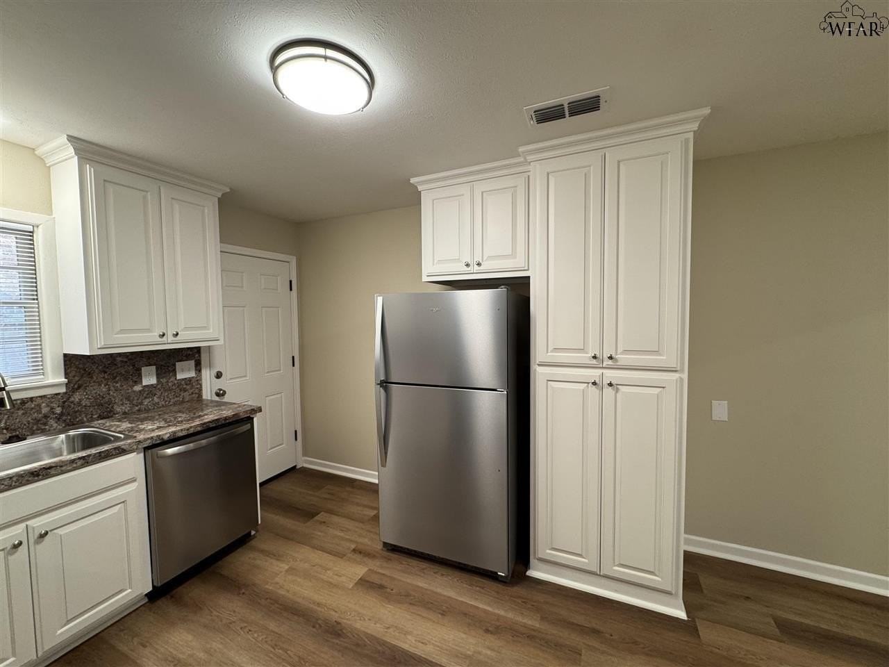 1681 Speedway Ave - Photo 7 of 14