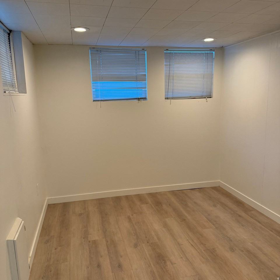 3578 Van Buren Ave - Photo 4 of 17