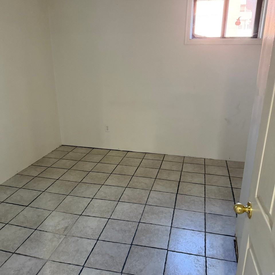 3578 Van Buren Ave - Photo 6 of 17