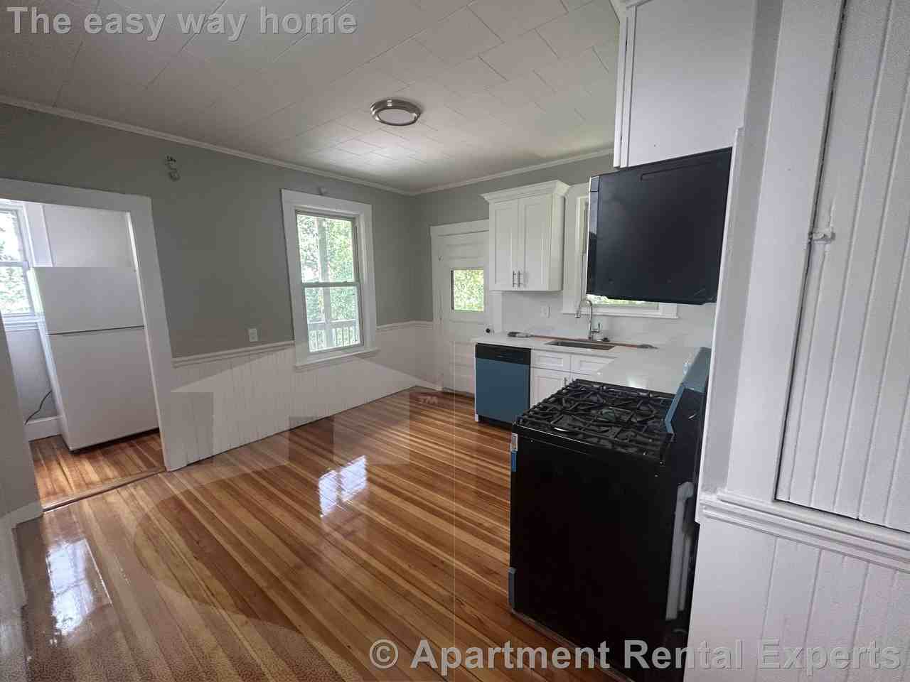427 Broadway #3 - Photo 2 of 16