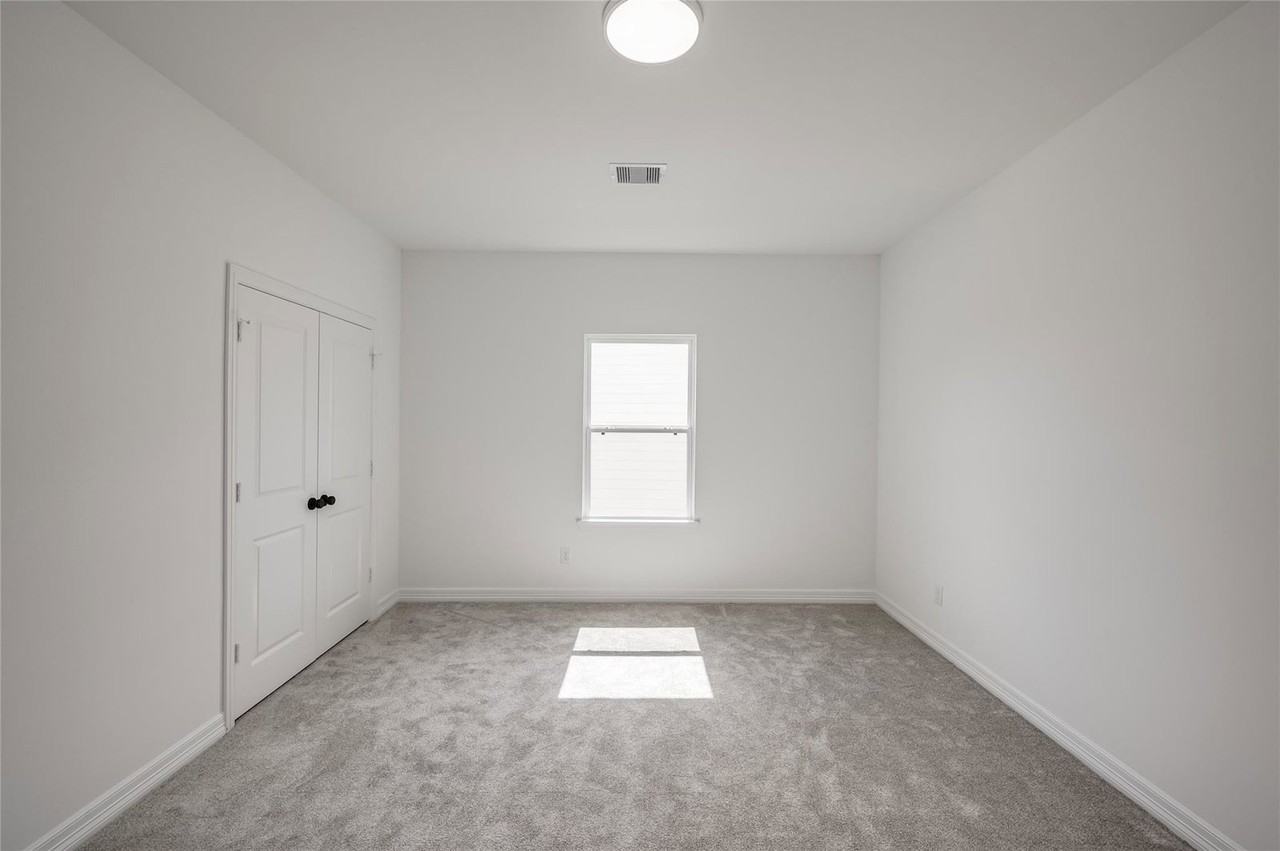 Talia Wood Ct - Photo 5 of 8