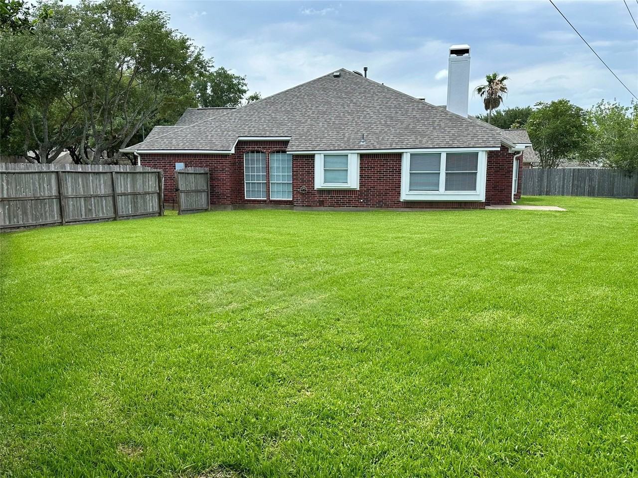 Chappel Hill Dr - Photo 3 of 8